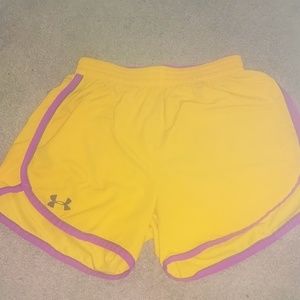 Under Armour shorts size S/M